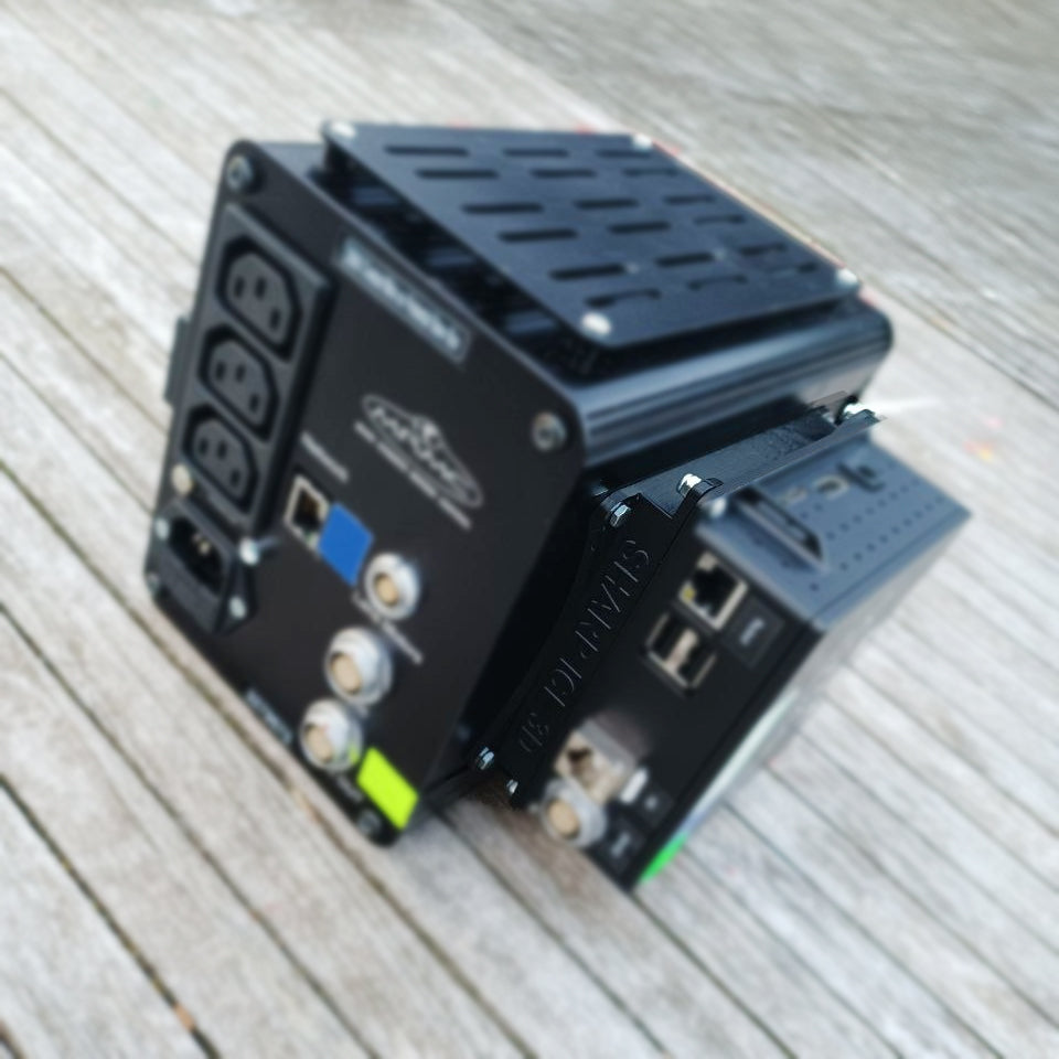 Tiltabox 90° port aligner / separator